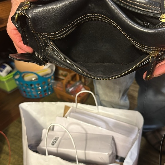 Fossil handbag. An excellent used condition has many compartments.​ - Picture 6 of 8